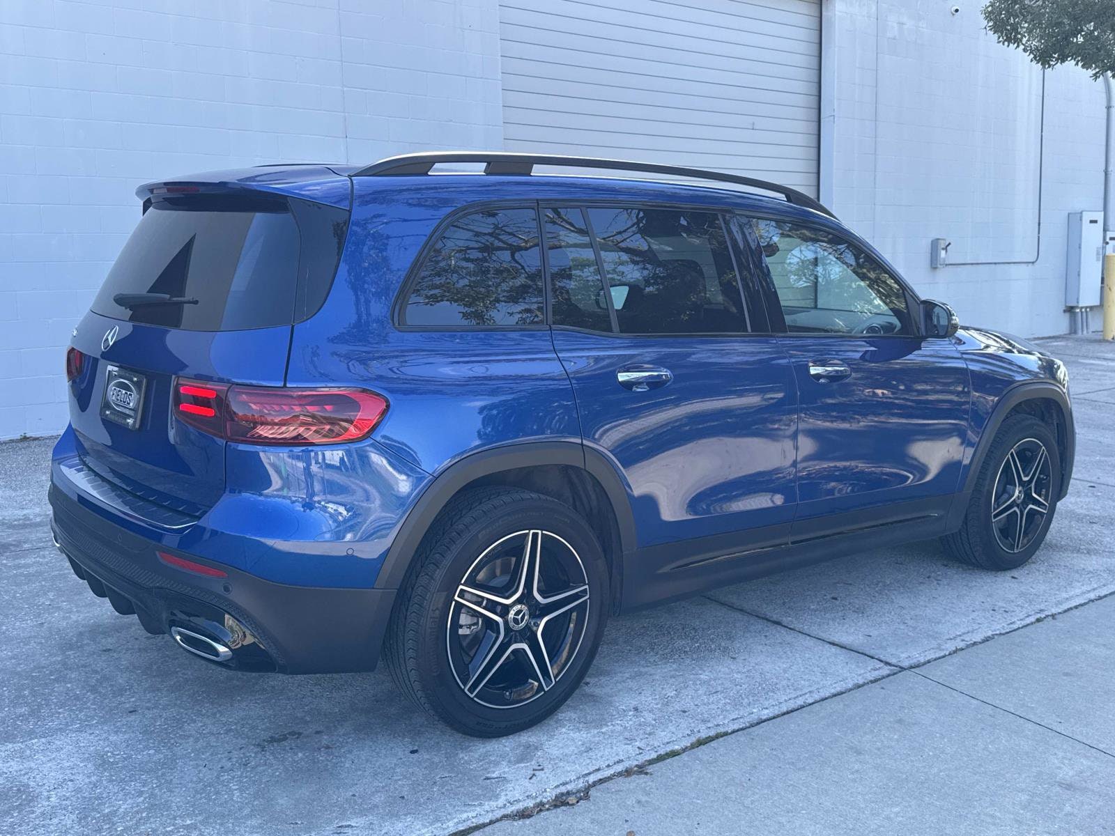 2025 Mercedes Benz GLB 250 photo 3