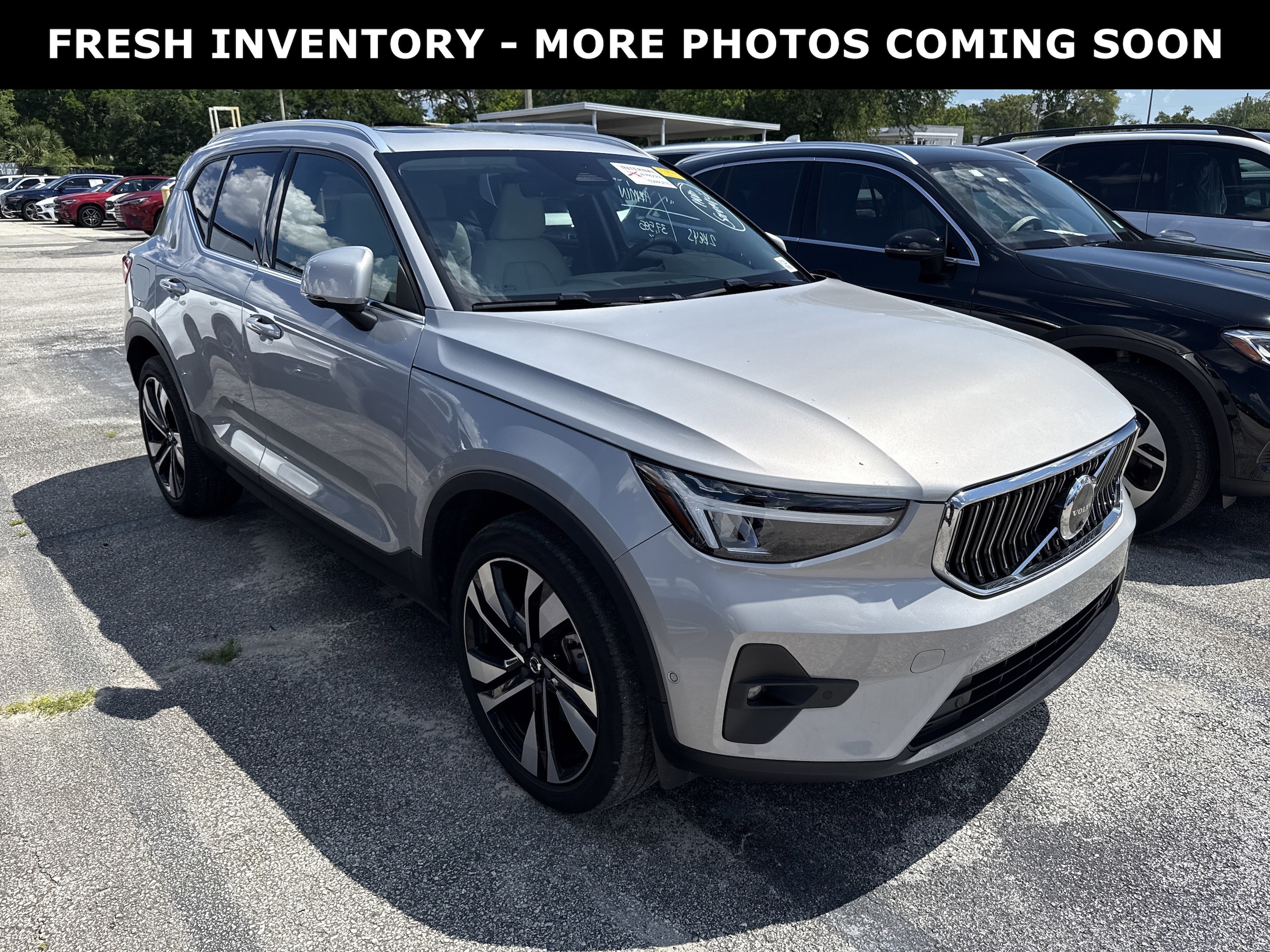 2023 Volvo XC40 B5 Ultimate Bright AWD's photo