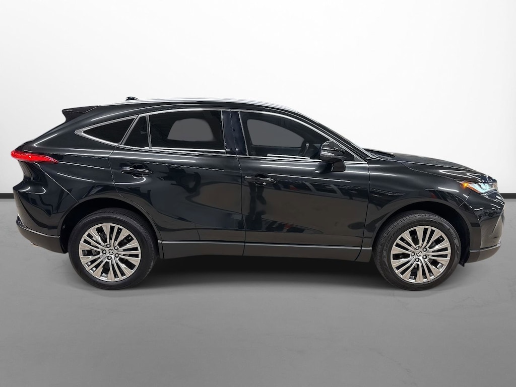 Used 2023 Toyota Venza XLE SUV