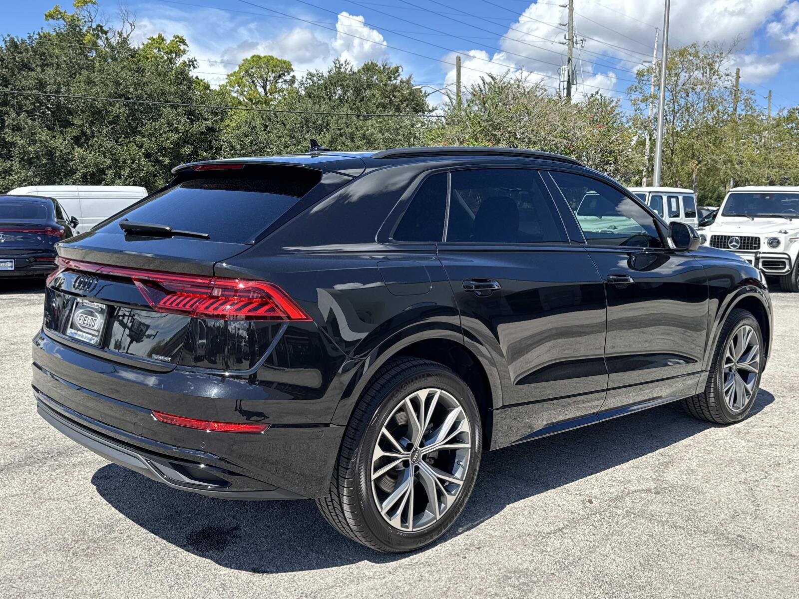 2022 Audi Q8 55 Premium photo 3