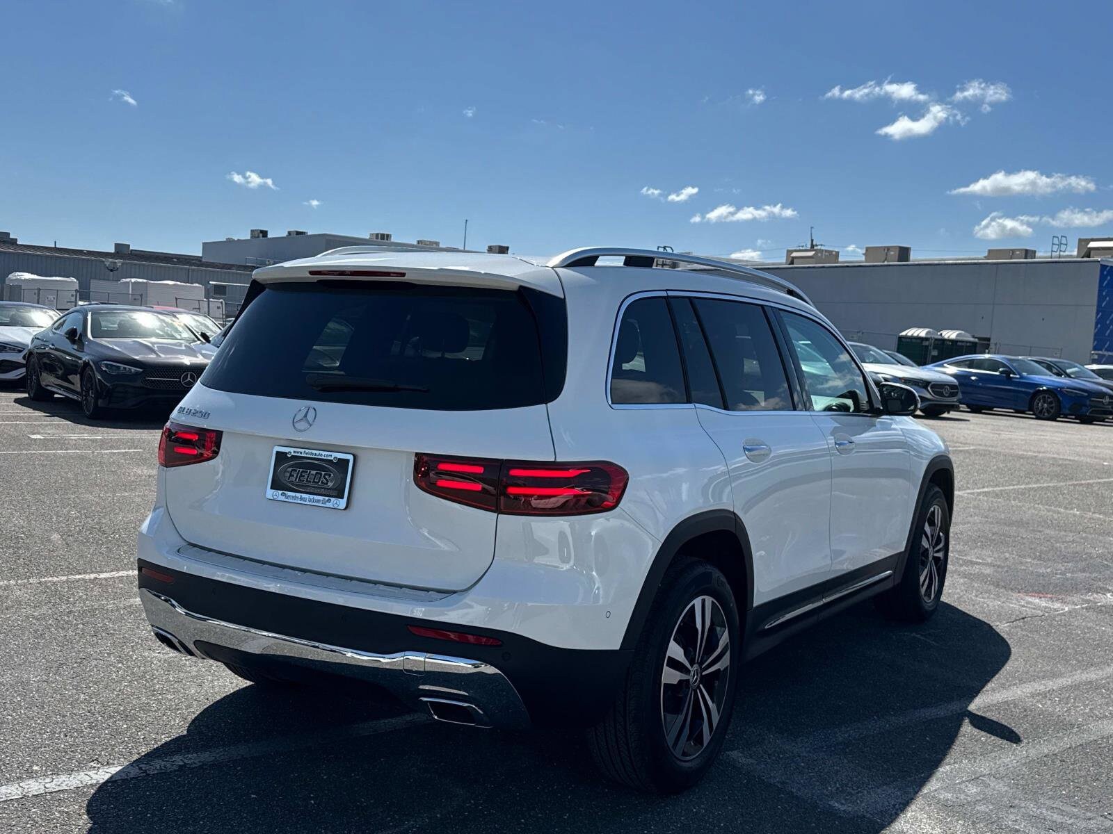 2025 Mercedes Benz GLB 250 photo 3