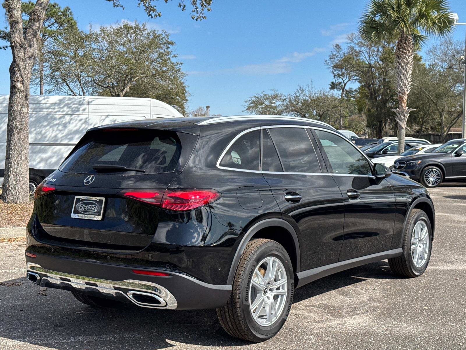 2025 Mercedes Benz GLC 300 photo 3