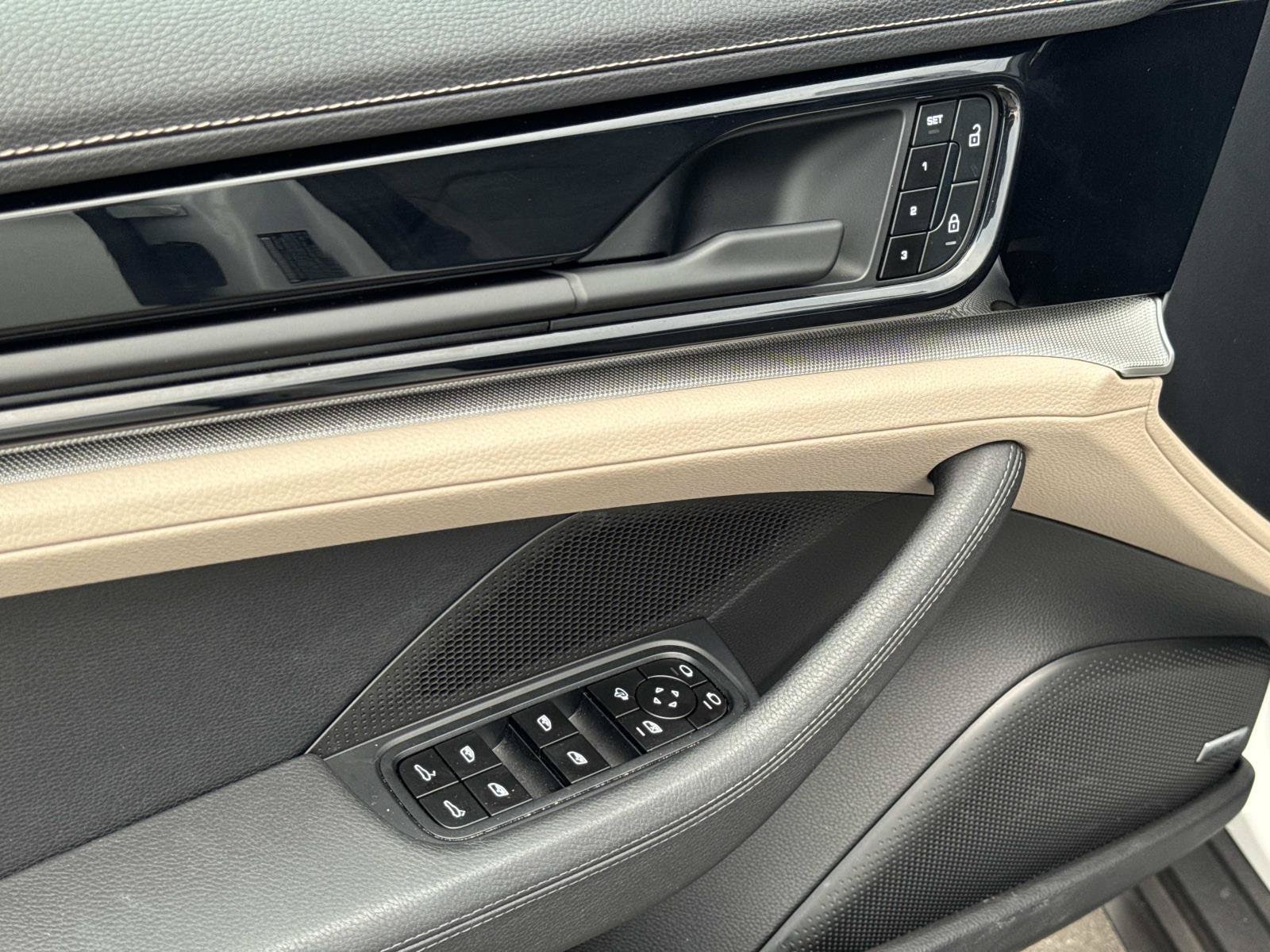 2025 Porsche Panamera 17
