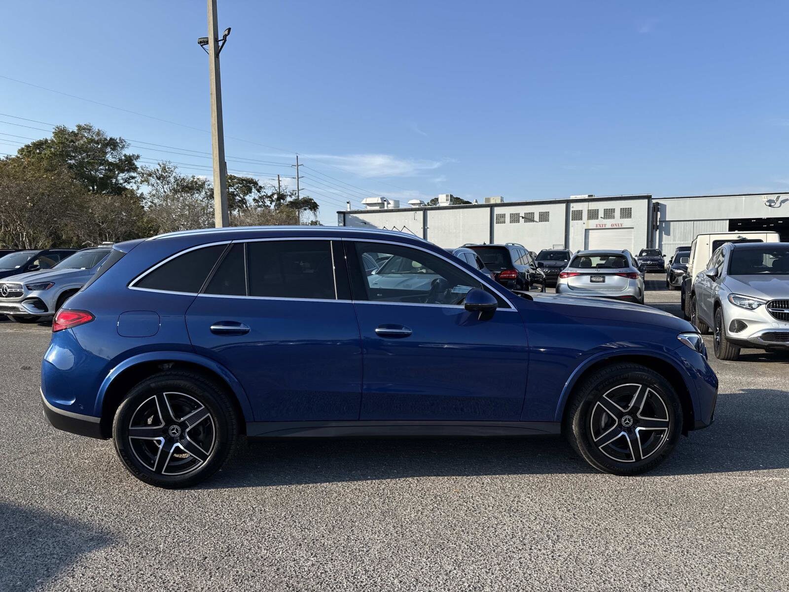 2026 Mercedes Benz GLC 300 photo 2