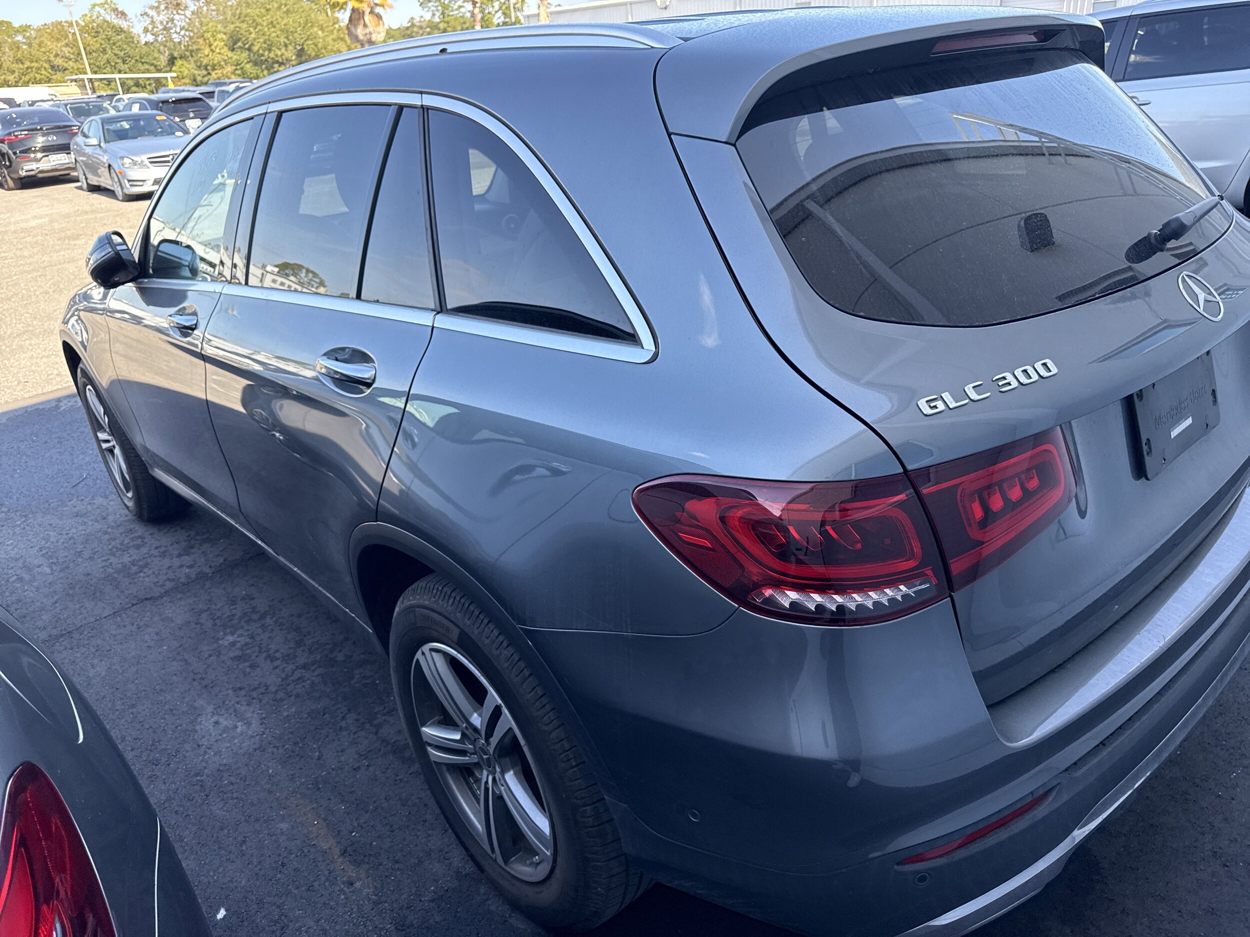 2020 Mercedes Benz GLC 300 photo 3