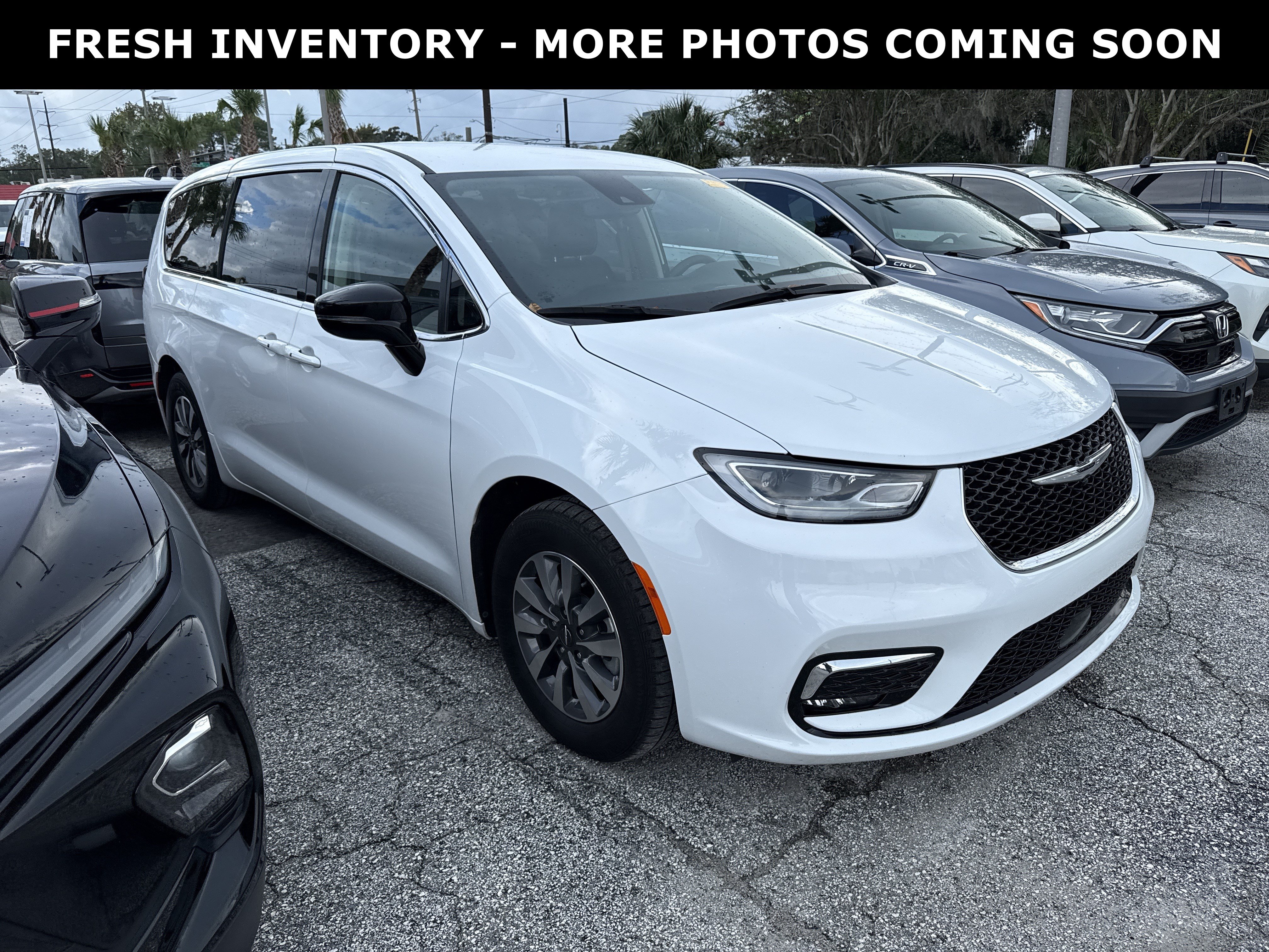 2024 Chrysler Pacifica PHEV