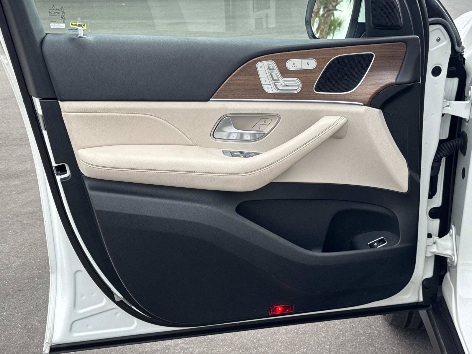2025 Mercedes-Benz GLE 18