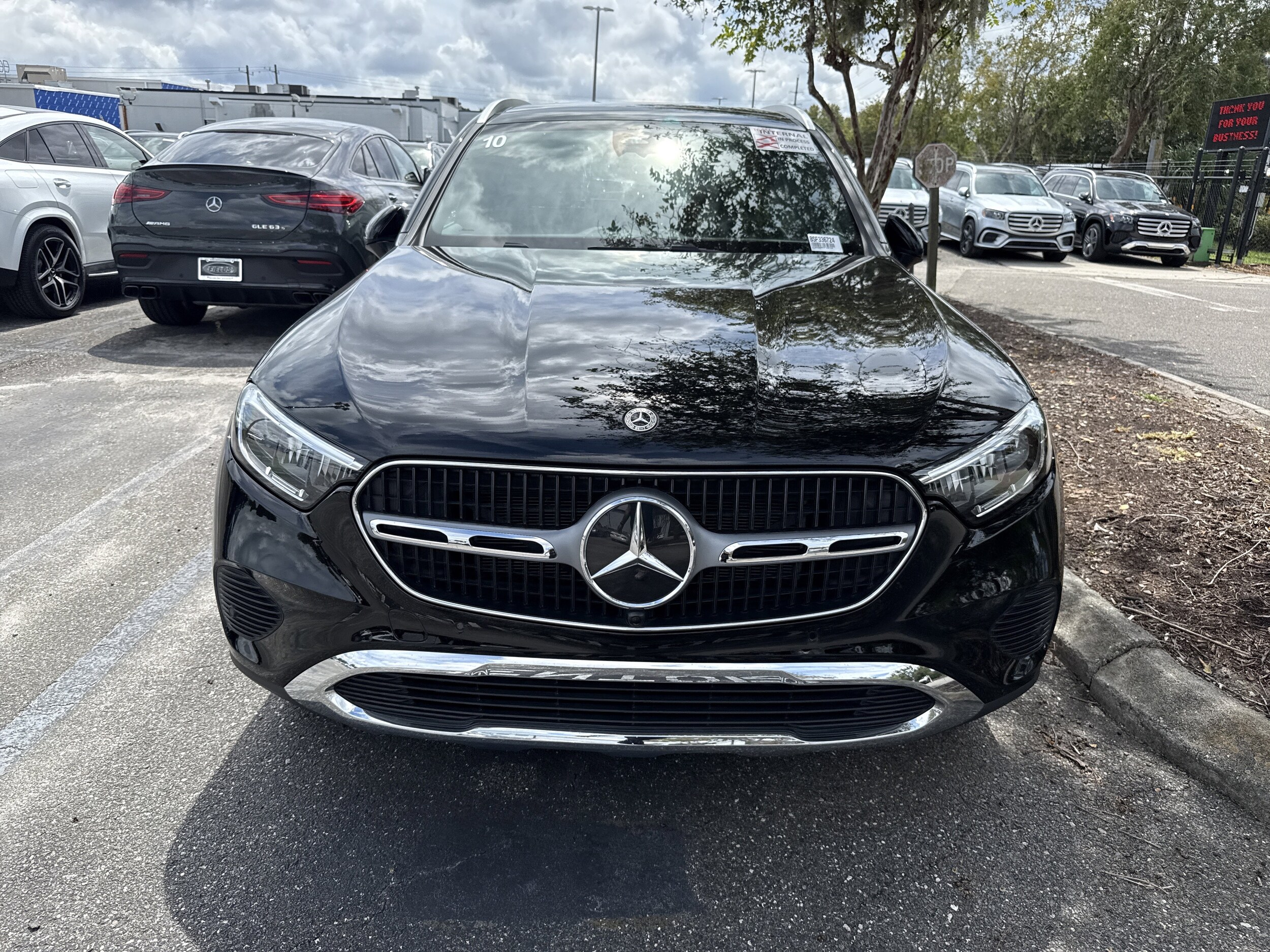 2025 Mercedes Benz GLC 300 4MATIC photo 2