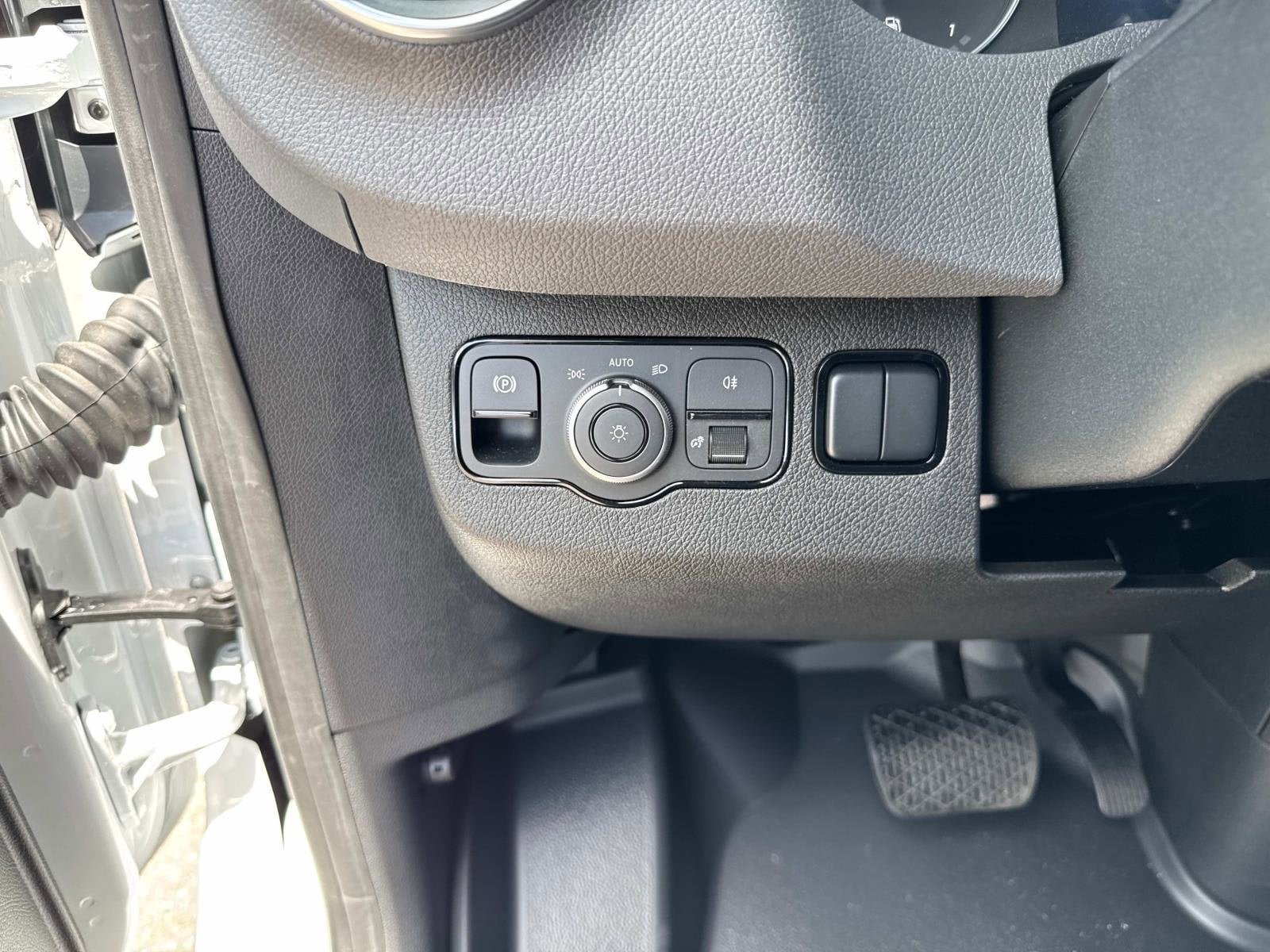 2025 Mercedes-Benz Sprinter Crew Van Base - Photo 28
