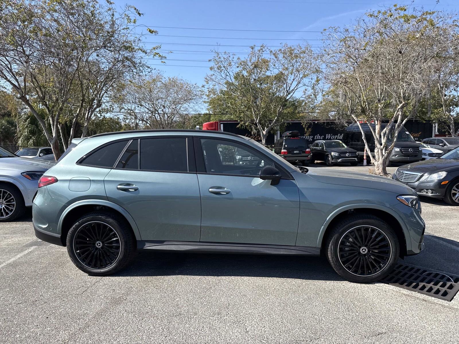 2026 Mercedes Benz GLC 300 4MATIC photo 2