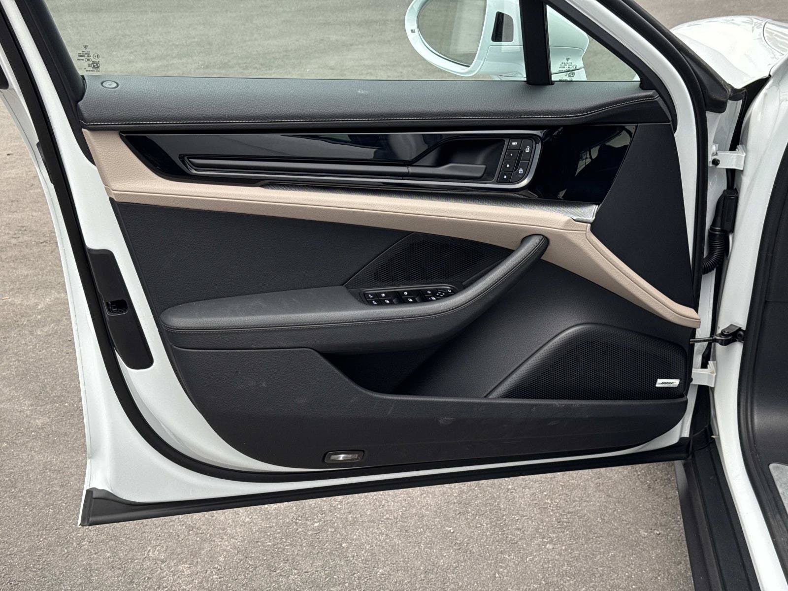 2025 Porsche Panamera 16