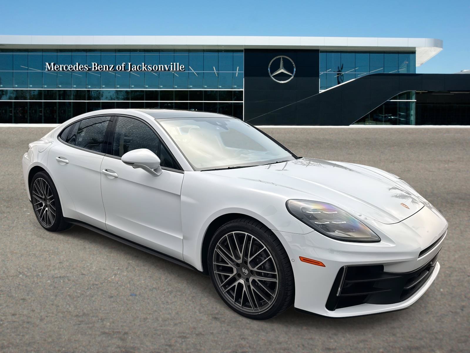 2025 Porsche Panamera 32
