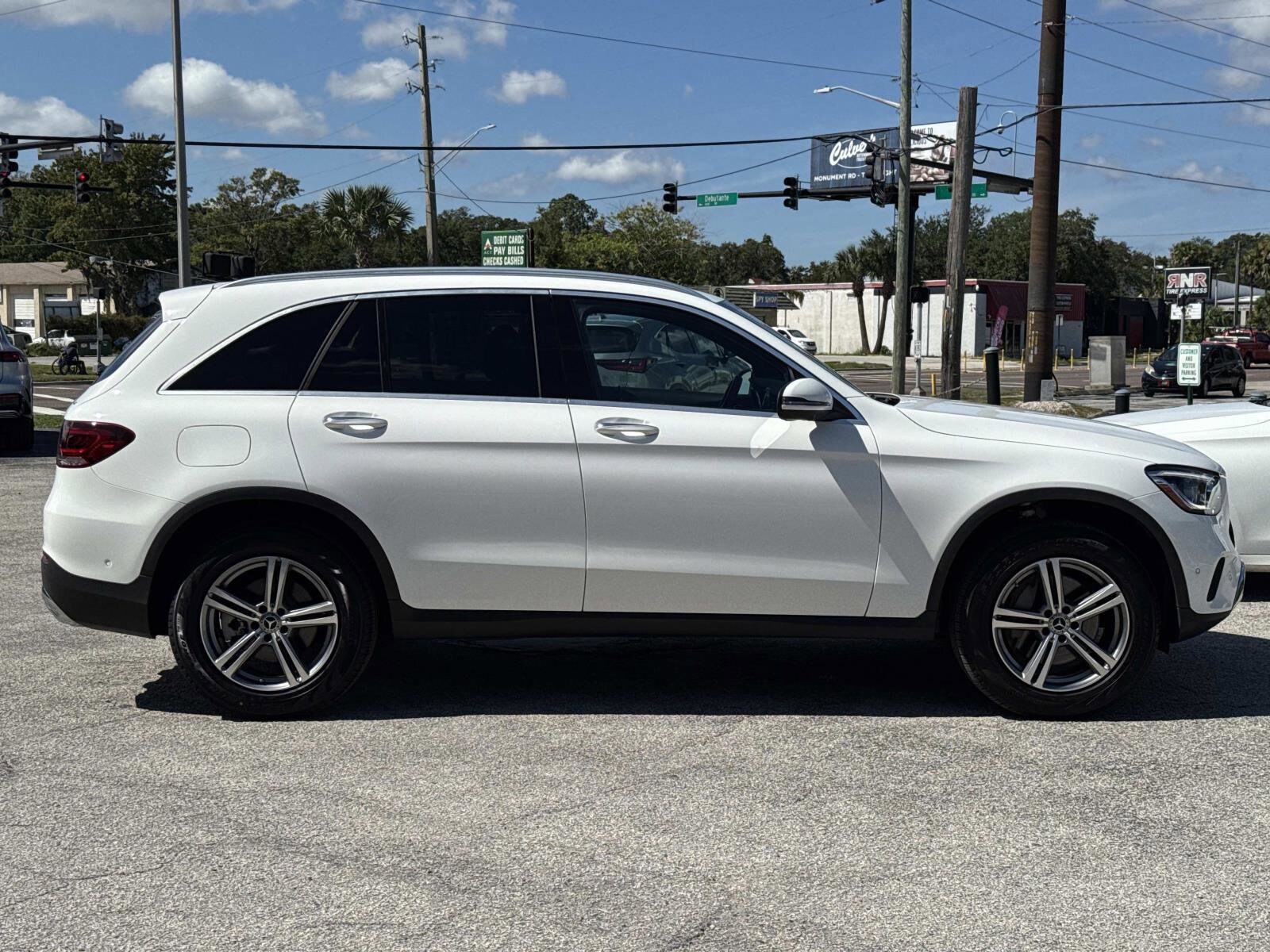 2022 Mercedes Benz GLC 300 4MATIC photo 2