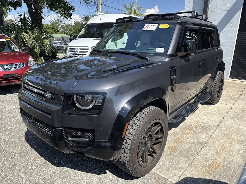 Used 2025 Land Rover Defender 110 X-Dynamic SE SUV