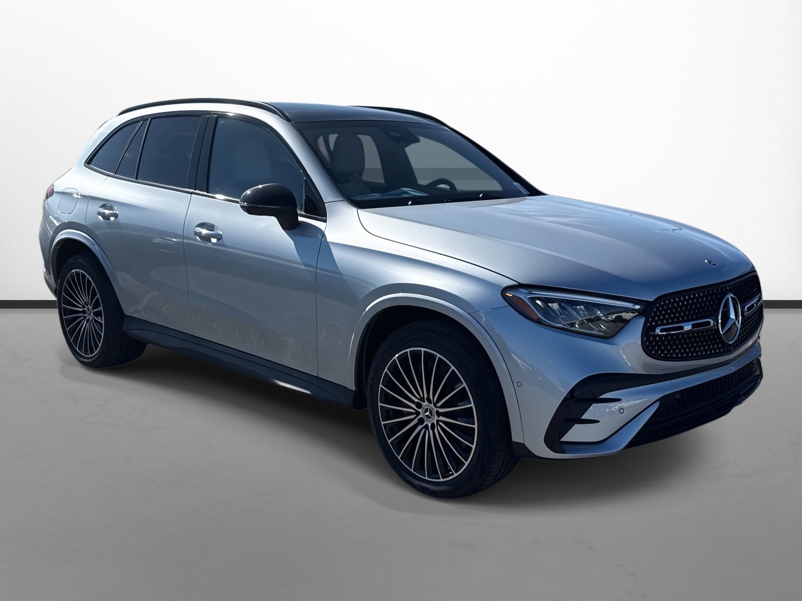 2026 Mercedes-Benz GLC Base's photo