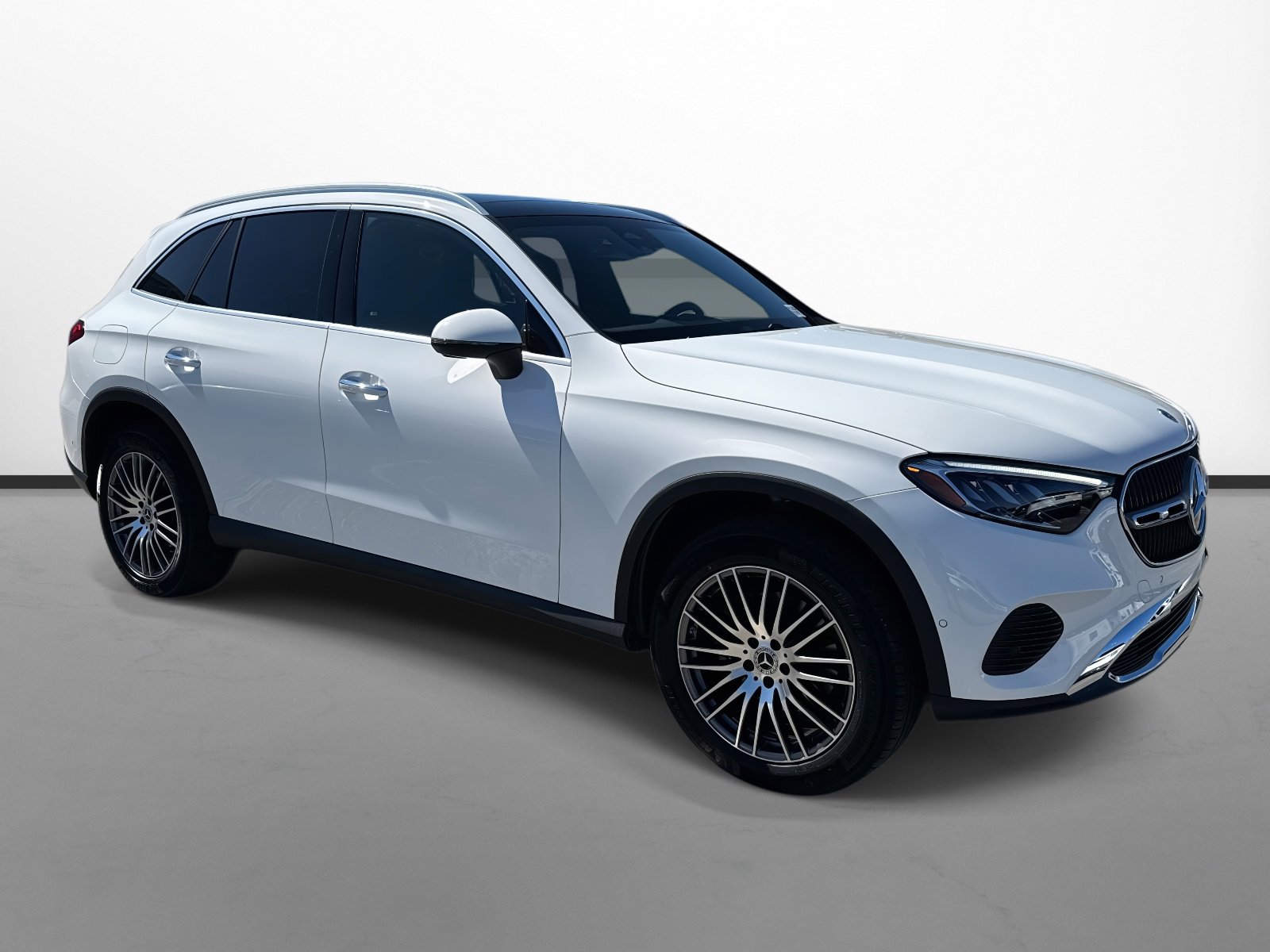 2025 Mercedes-Benz GLC Base's photo