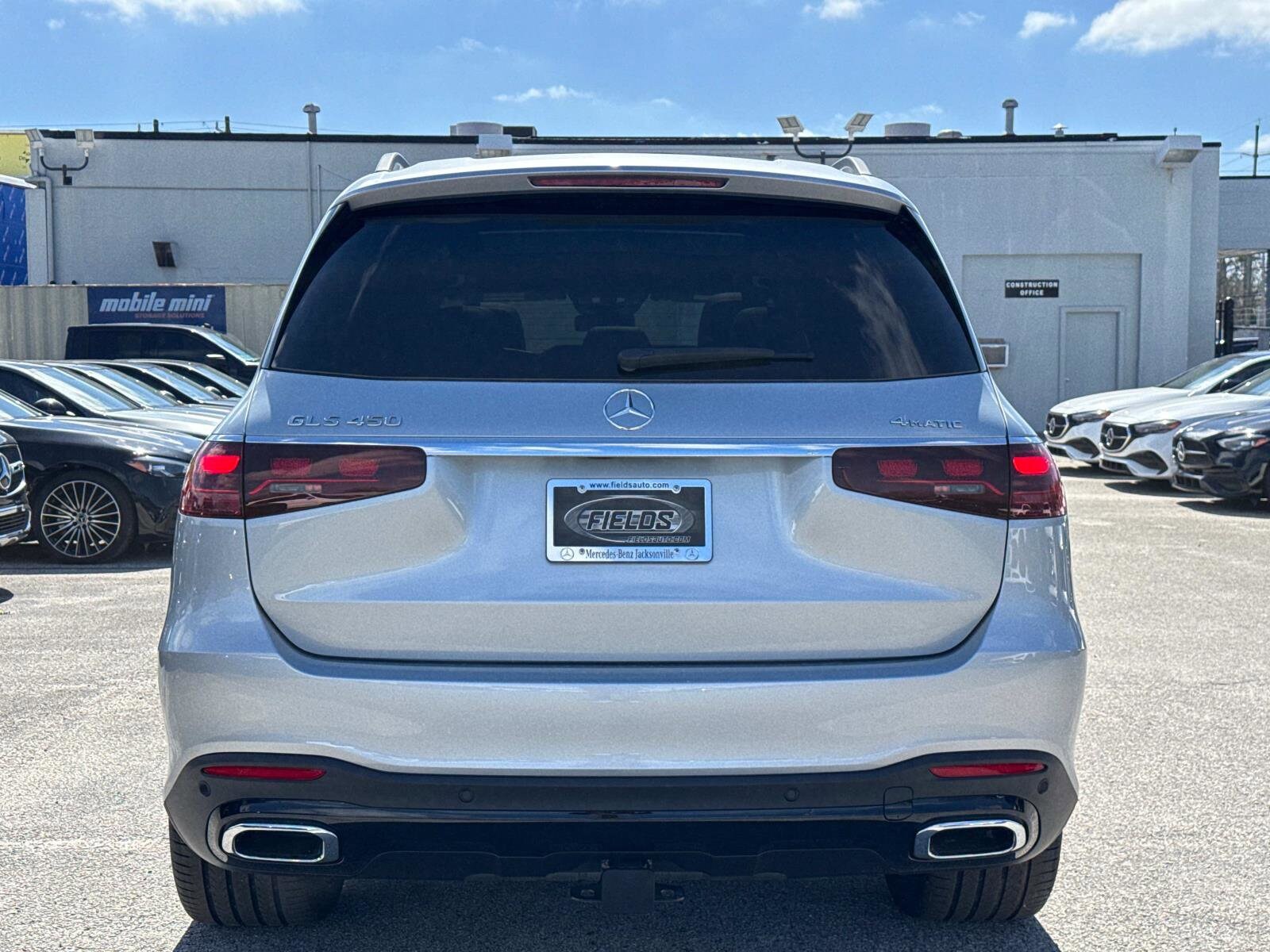 2025 Mercedes Benz GLS 450 4MATIC photo 4