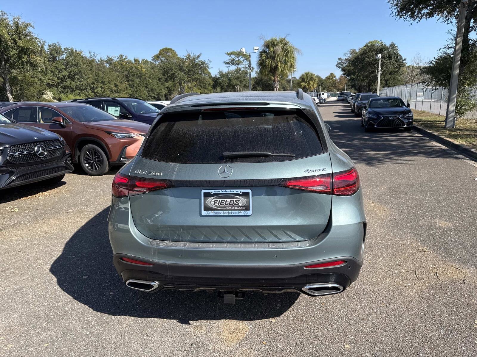 2026 Mercedes Benz GLC 300 4MATIC photo 4