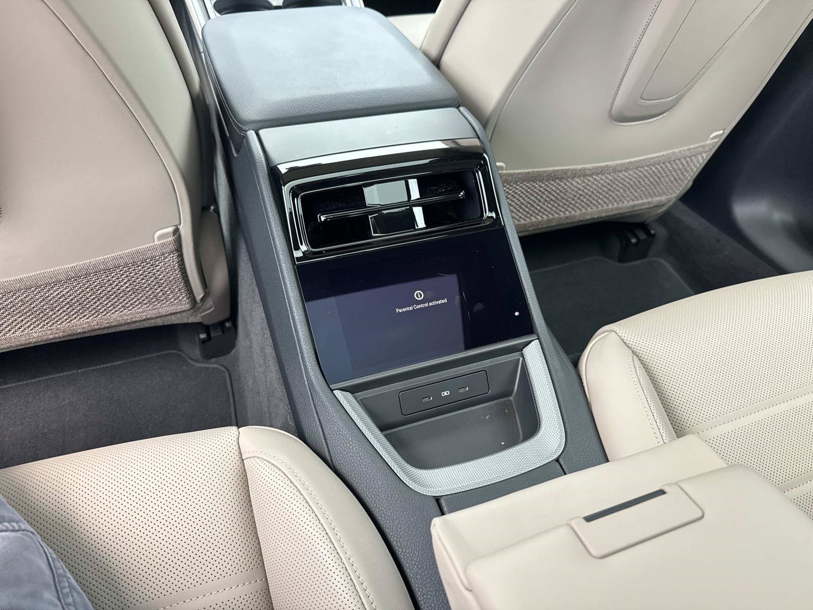 2025 Porsche Panamera 14