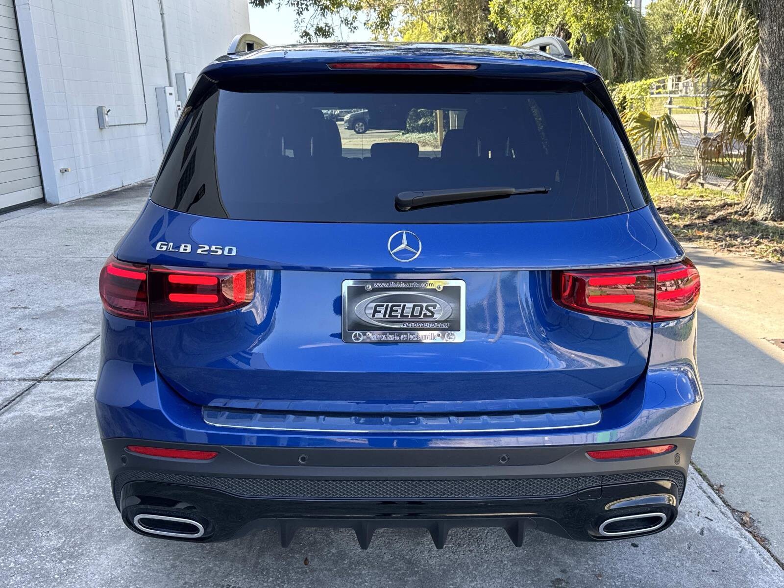 2025 Mercedes Benz GLB 250 photo 4