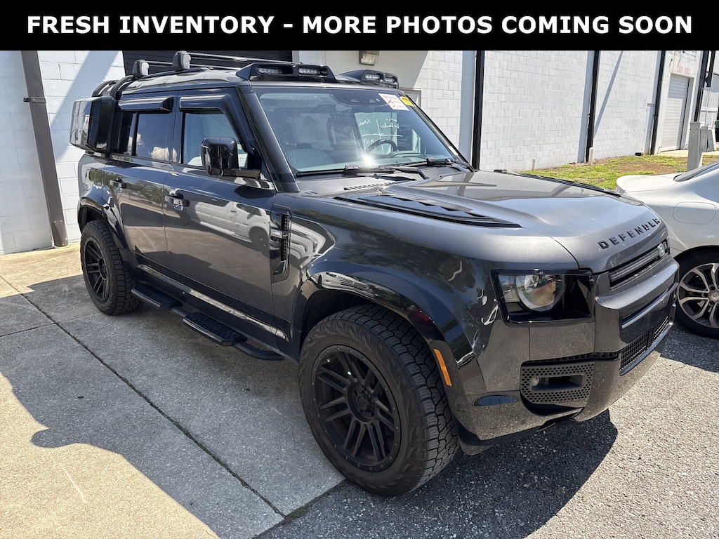 Used 2025 Land Rover Defender 110 X-Dynamic SE SUV
