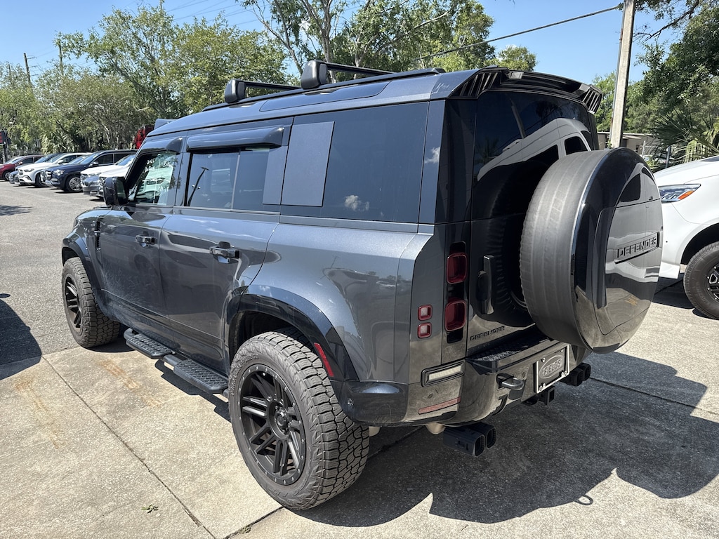 Used 2025 Land Rover Defender 110 X-Dynamic SE SUV