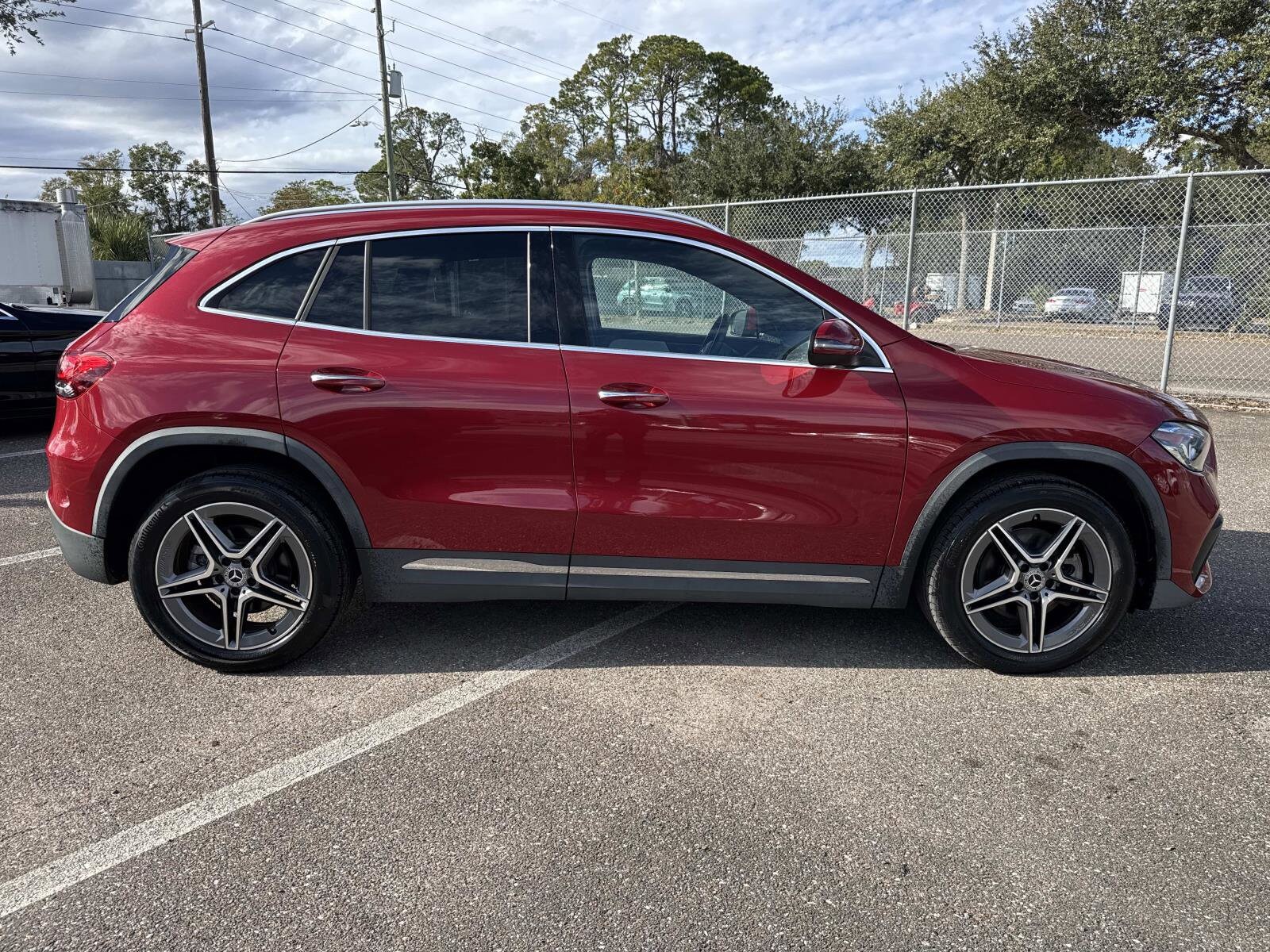 2022 Mercedes Benz GLA 250 4MATIC photo 2
