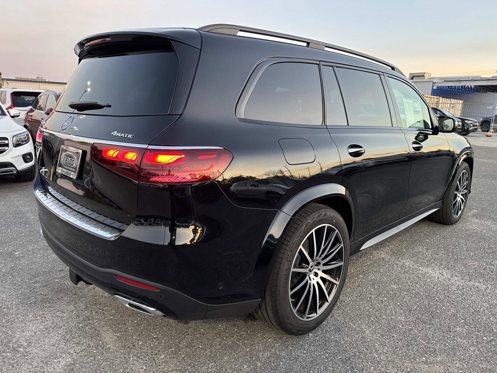 2025 Mercedes Benz GLS 450 4MATIC photo 2