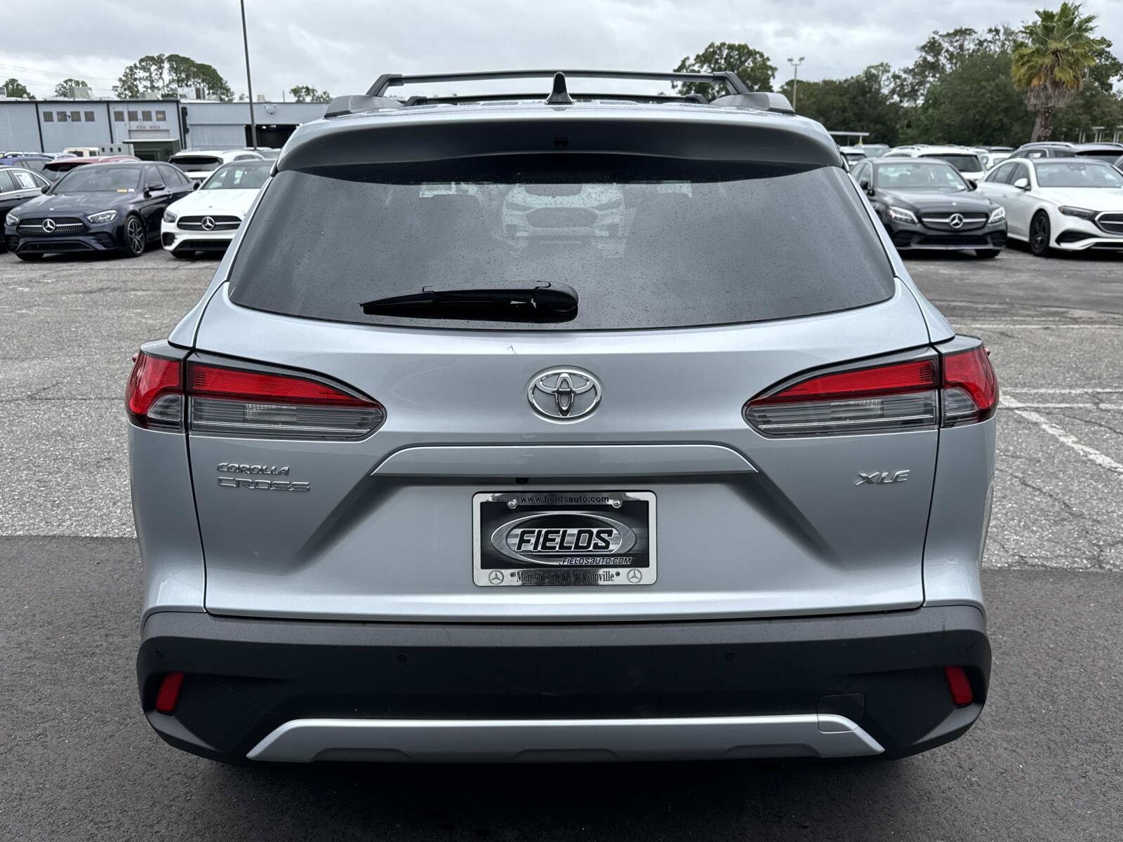 2025 Toyota Corolla Cross XLE photo 4