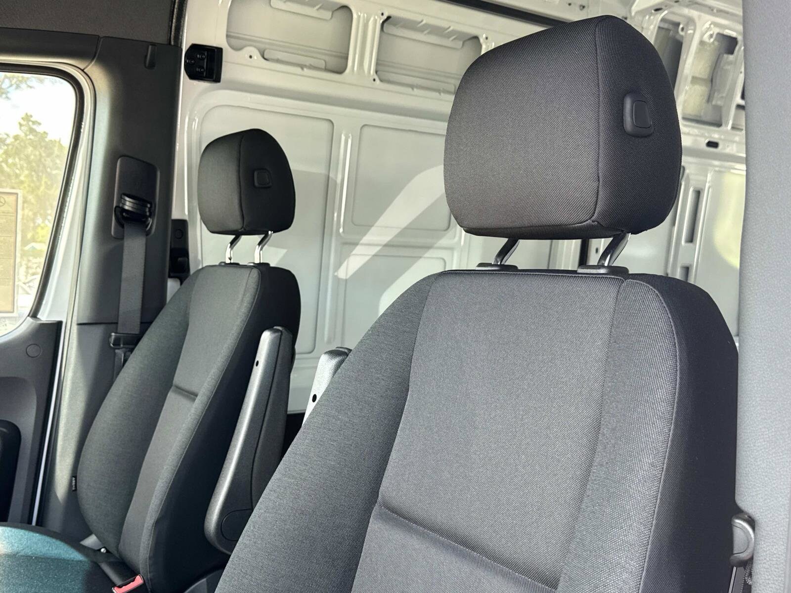 2025 Mercedes-Benz Sprinter Crew Van Base - Photo 18