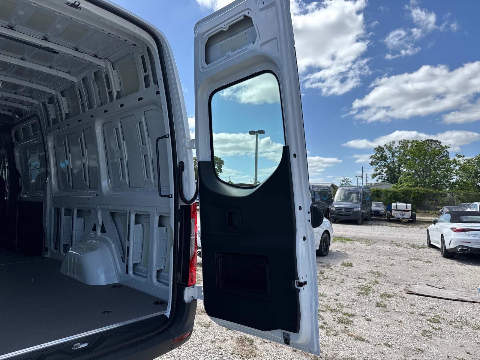 2025 Mercedes-Benz Sprinter Crew Van Base - Photo 6