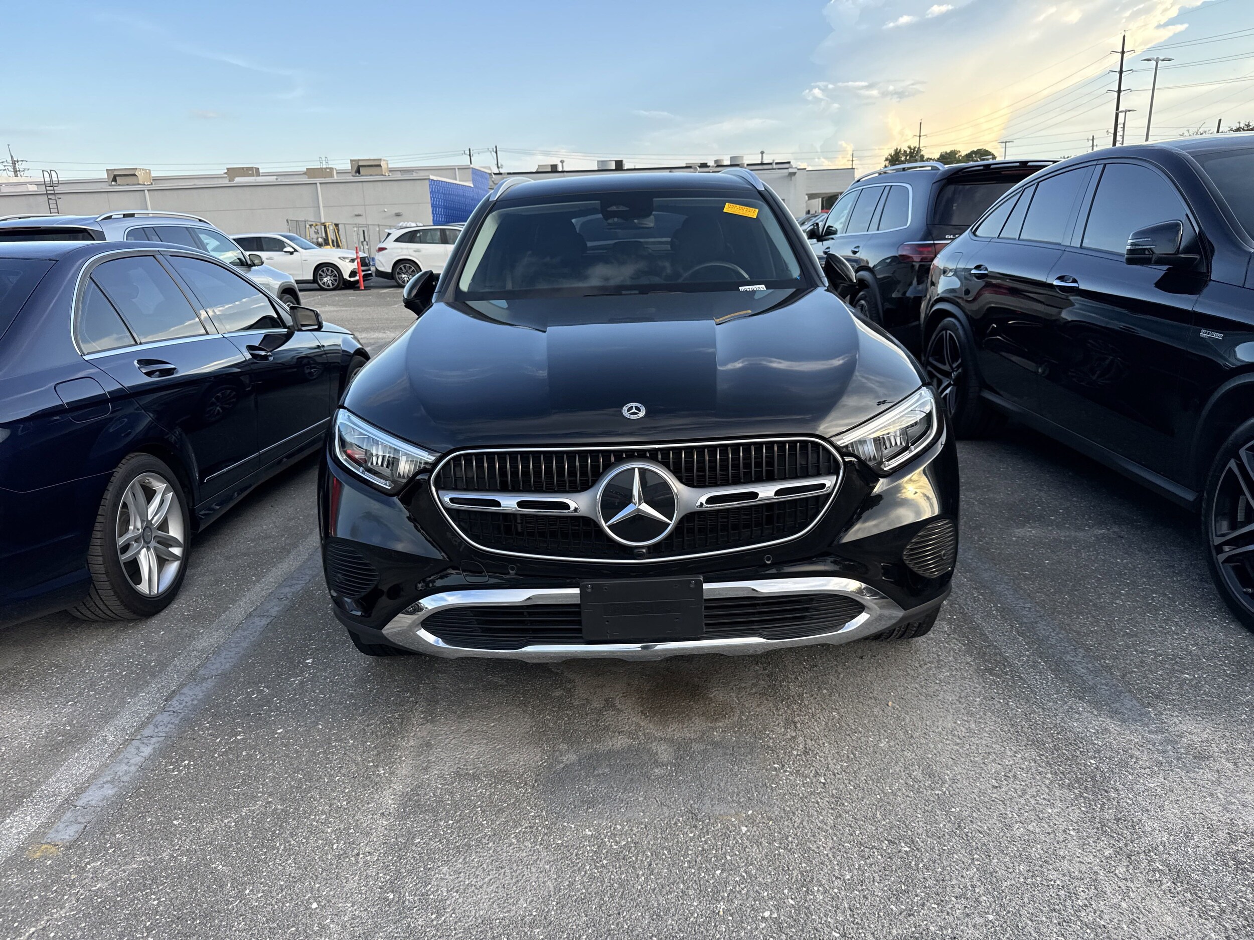 2024 Mercedes Benz GLC 300 4MATIC photo 2
