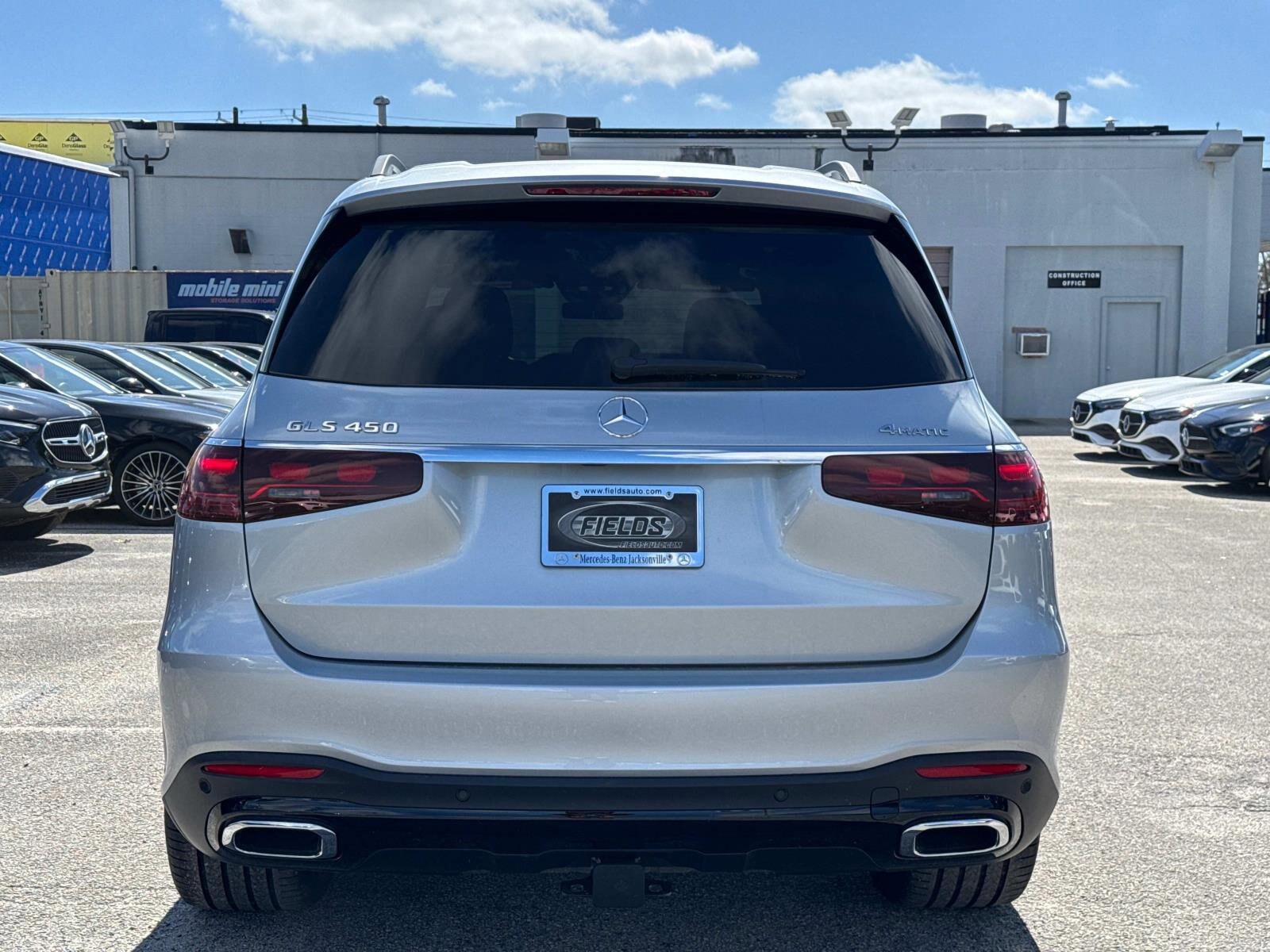 2025 Mercedes Benz GLS 450 4MATIC photo 4