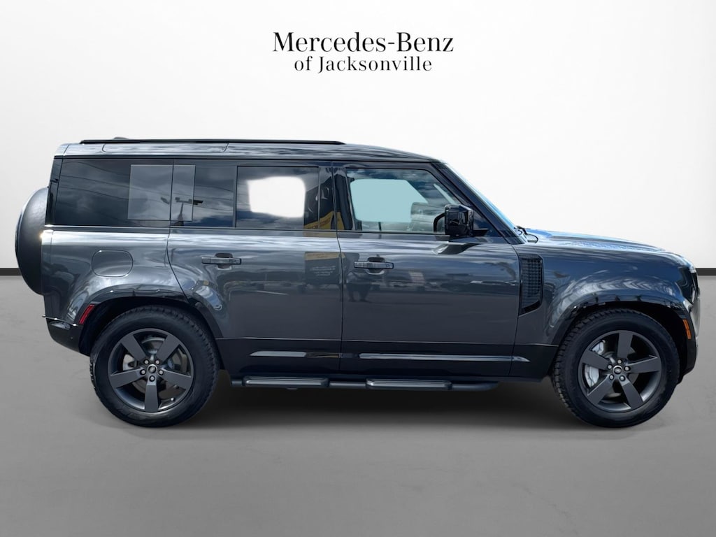 Used 2025 Land Rover Defender 110 X-Dynamic SE SUV