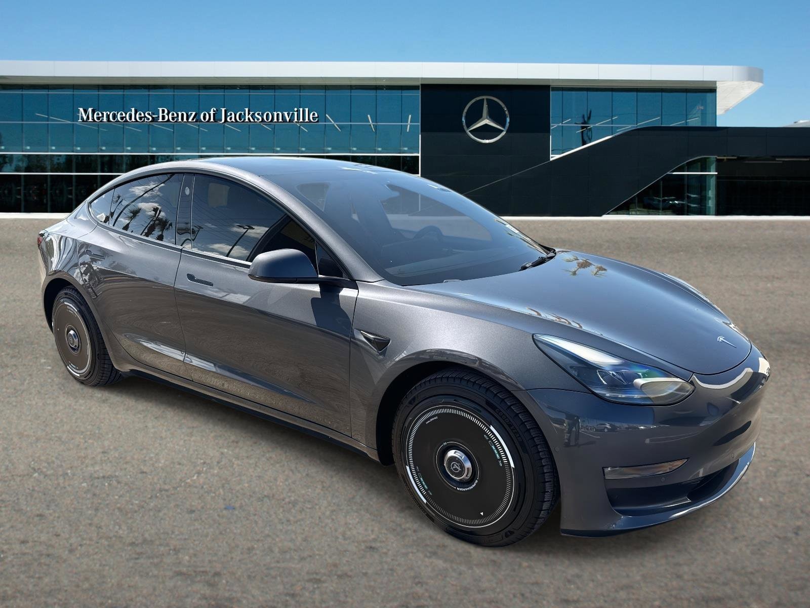 2022 Tesla Model 3 Long Range Dual Motor All-Wheel Drive's photo
