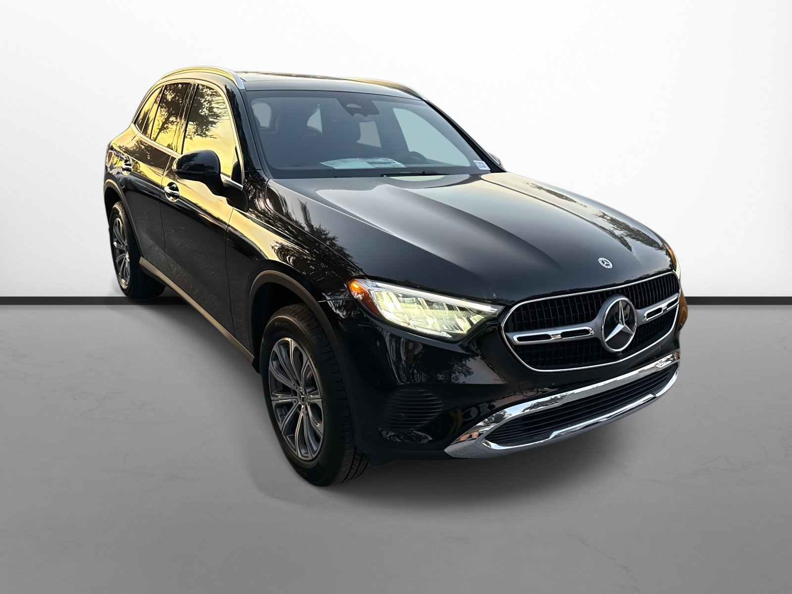 2026 Mercedes-Benz GLC Base's photo