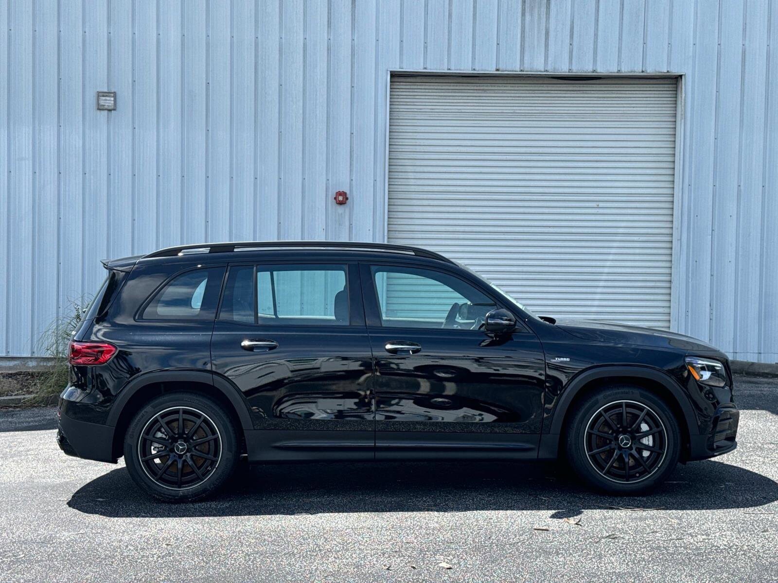 2025 Mercedes Benz GLB AMG 35 4MATIC photo 2