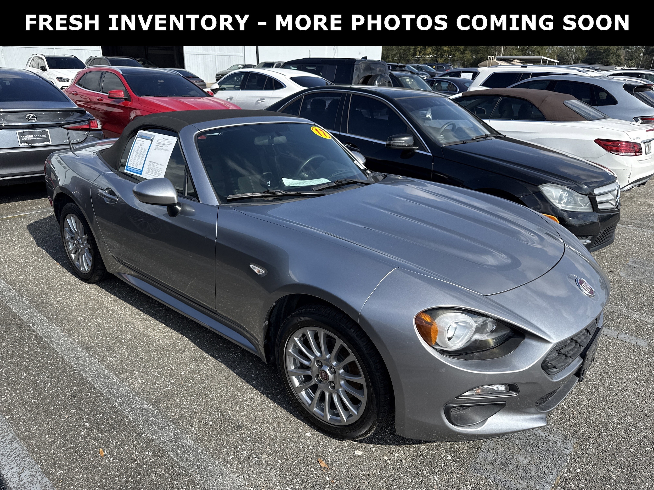 2017 FIAT 124 Spider Classica's photo