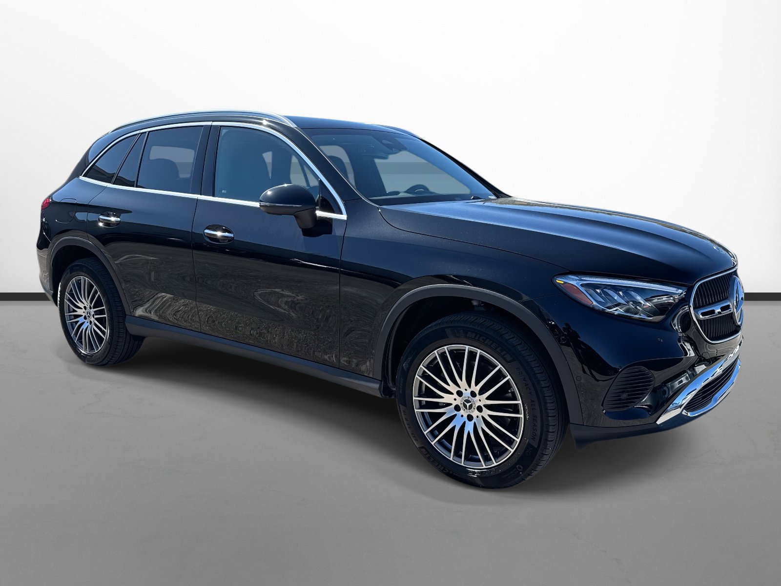 2025 Mercedes-Benz GLC Base's photo