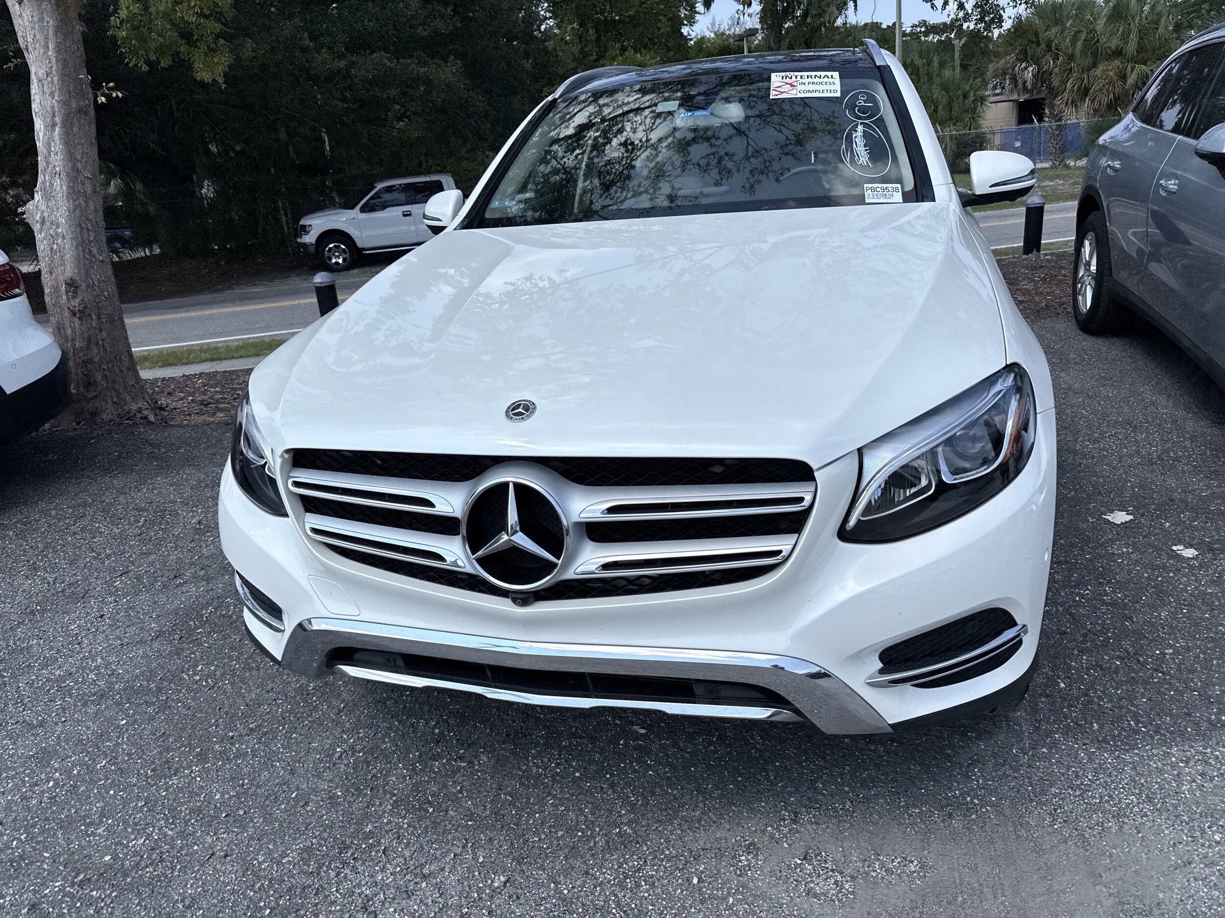 2019 Mercedes Benz GLC 300 photo 2