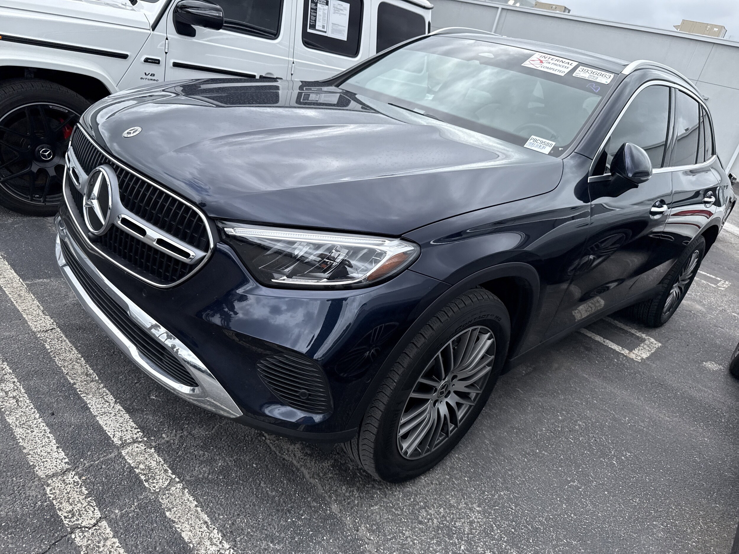 2024 Mercedes Benz GLC 300 photo 2
