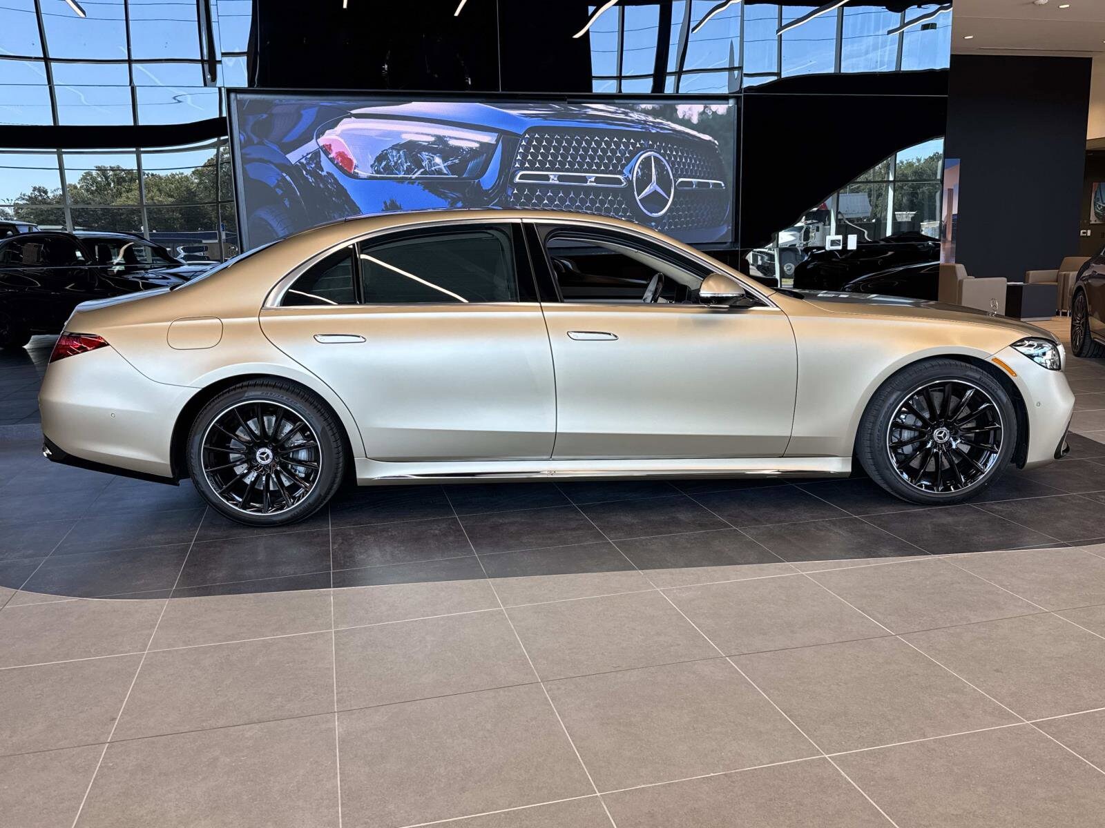 2026 Mercedes Benz S 580 4MATIC photo 2