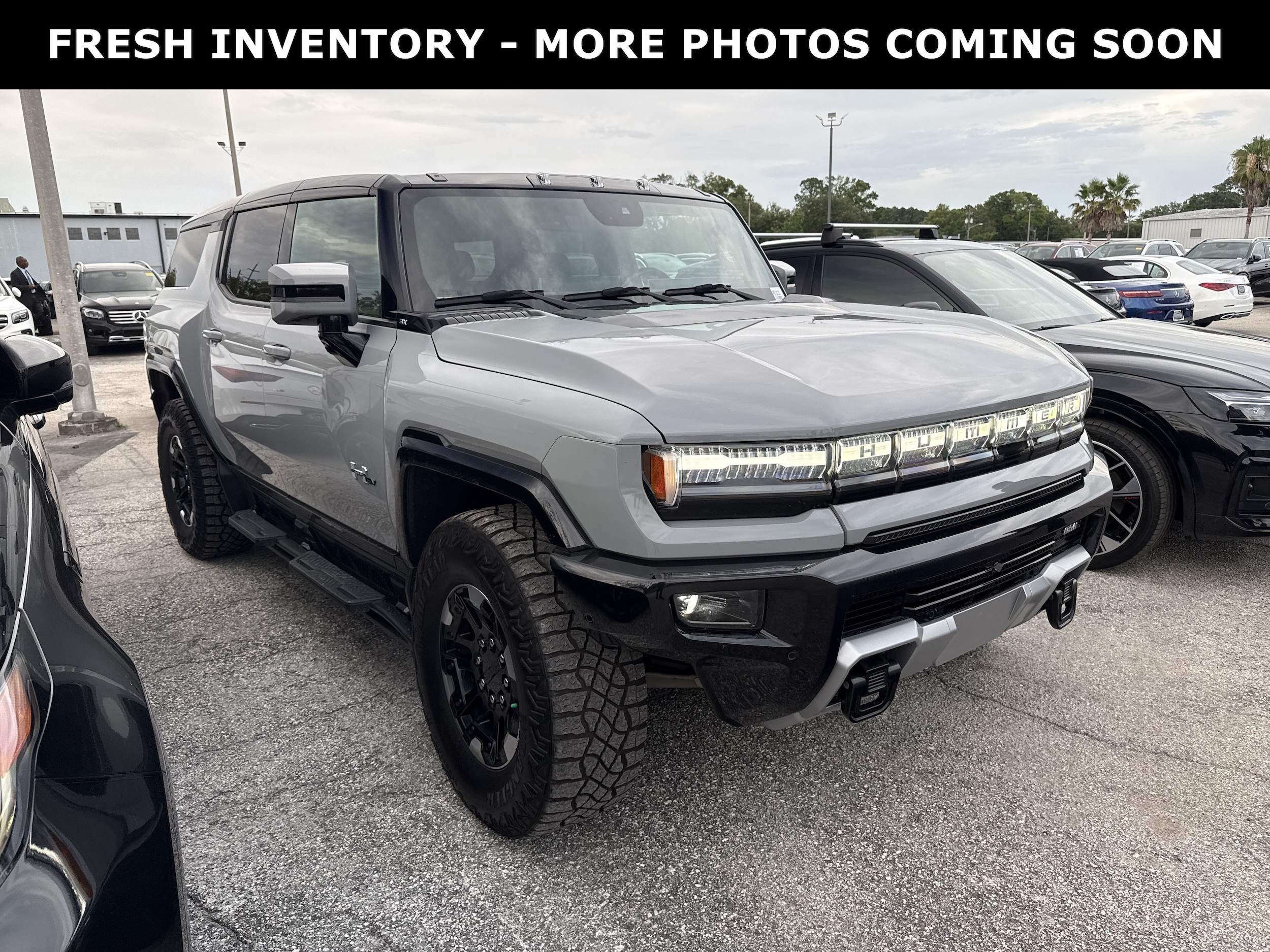 2025 GMC Hummer EV 3X SUV's photo