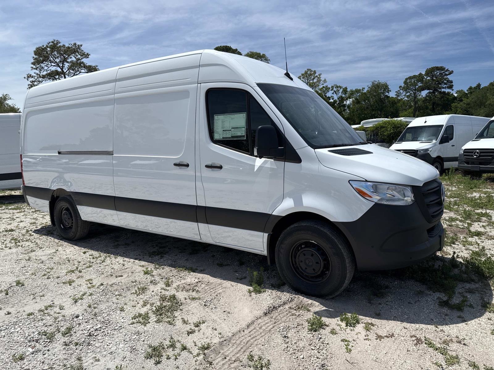 2026 Mercedes-Benz Sprinter 2500 170 WB HO High Roof's photo