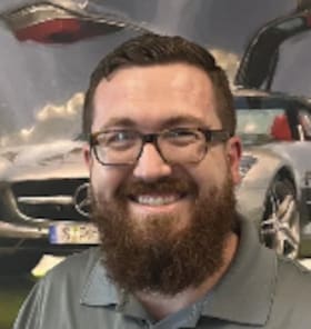 Staff member Mike from ID_61833ba2e140