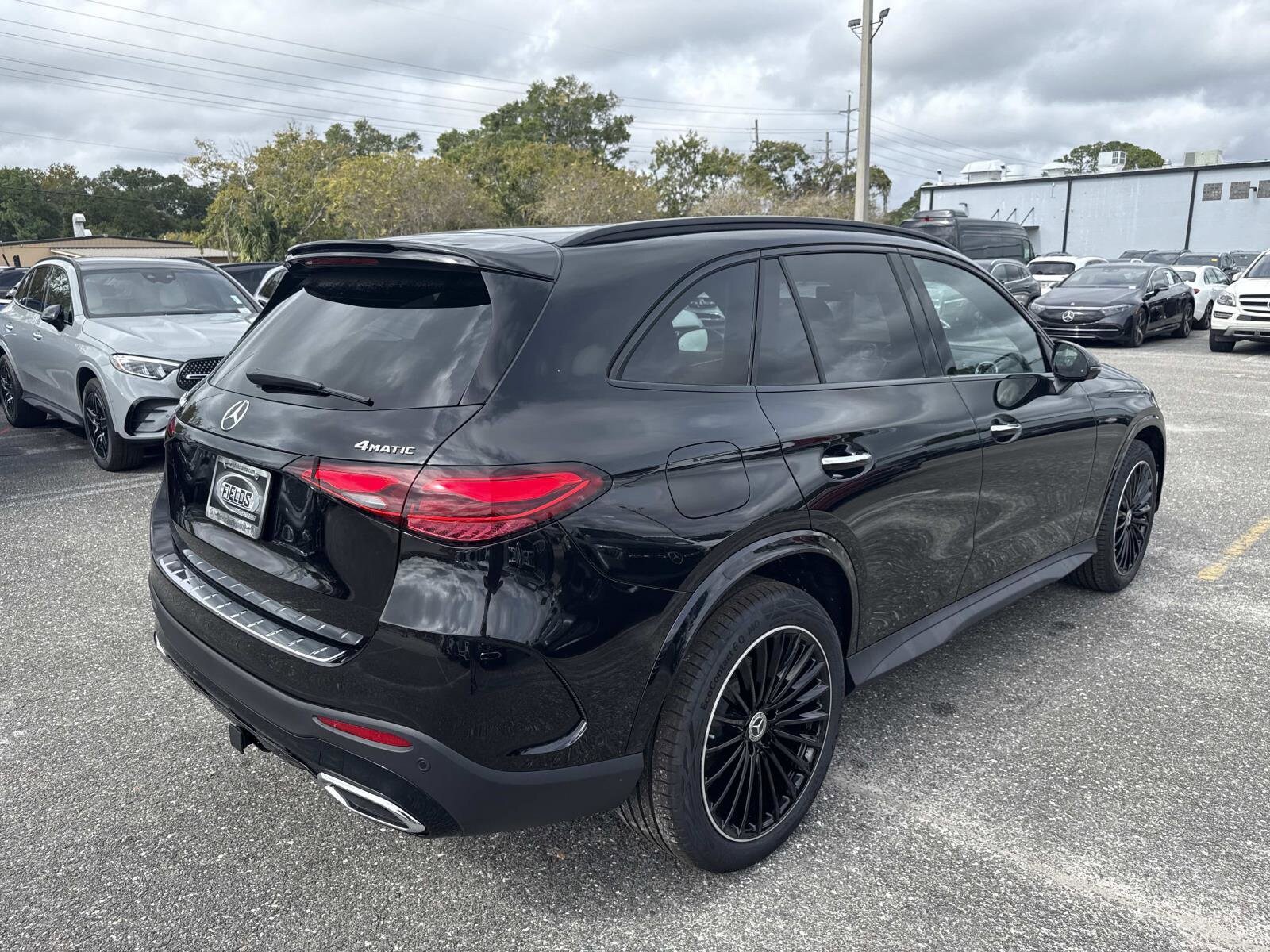 2026 Mercedes Benz GLC 300 4MATIC photo 3