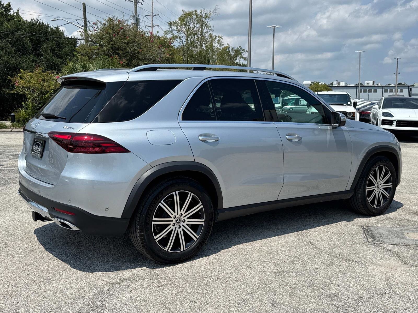 2024 Mercedes Benz GLE 350 4MATIC photo 2