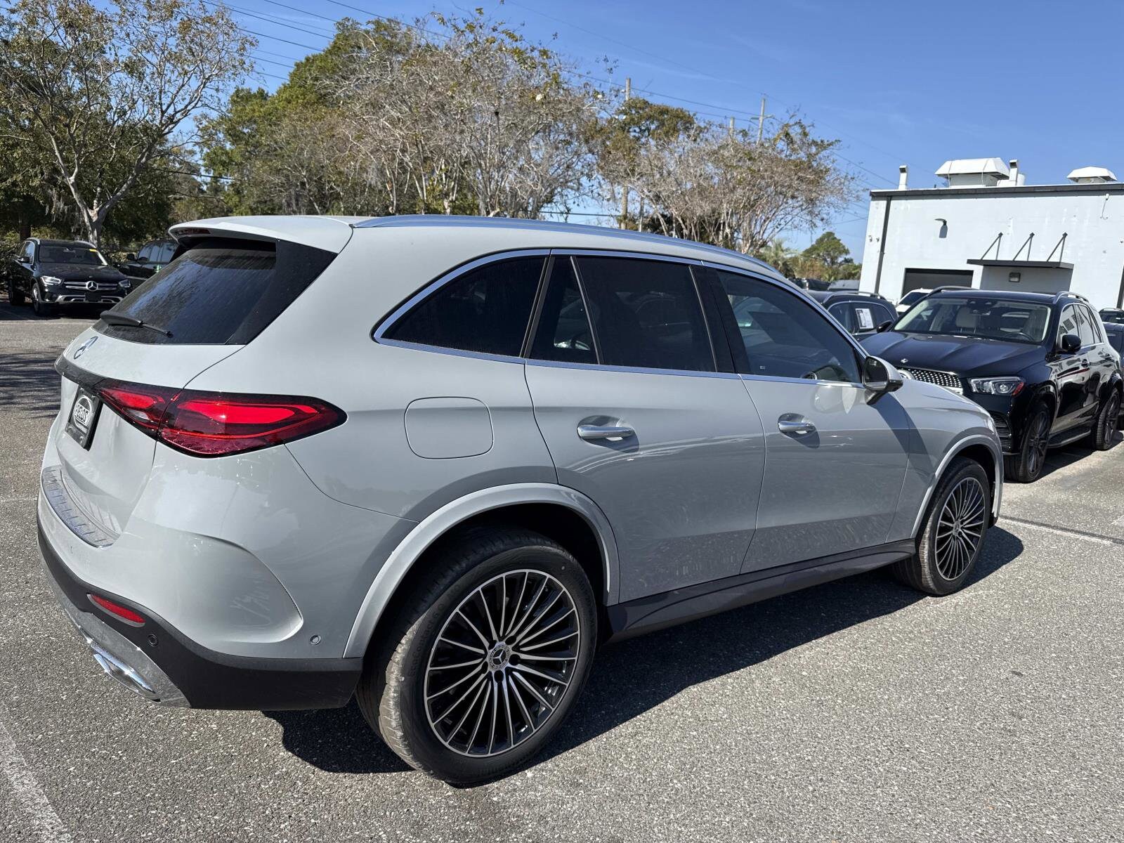 2026 Mercedes Benz GLC 300 photo 3