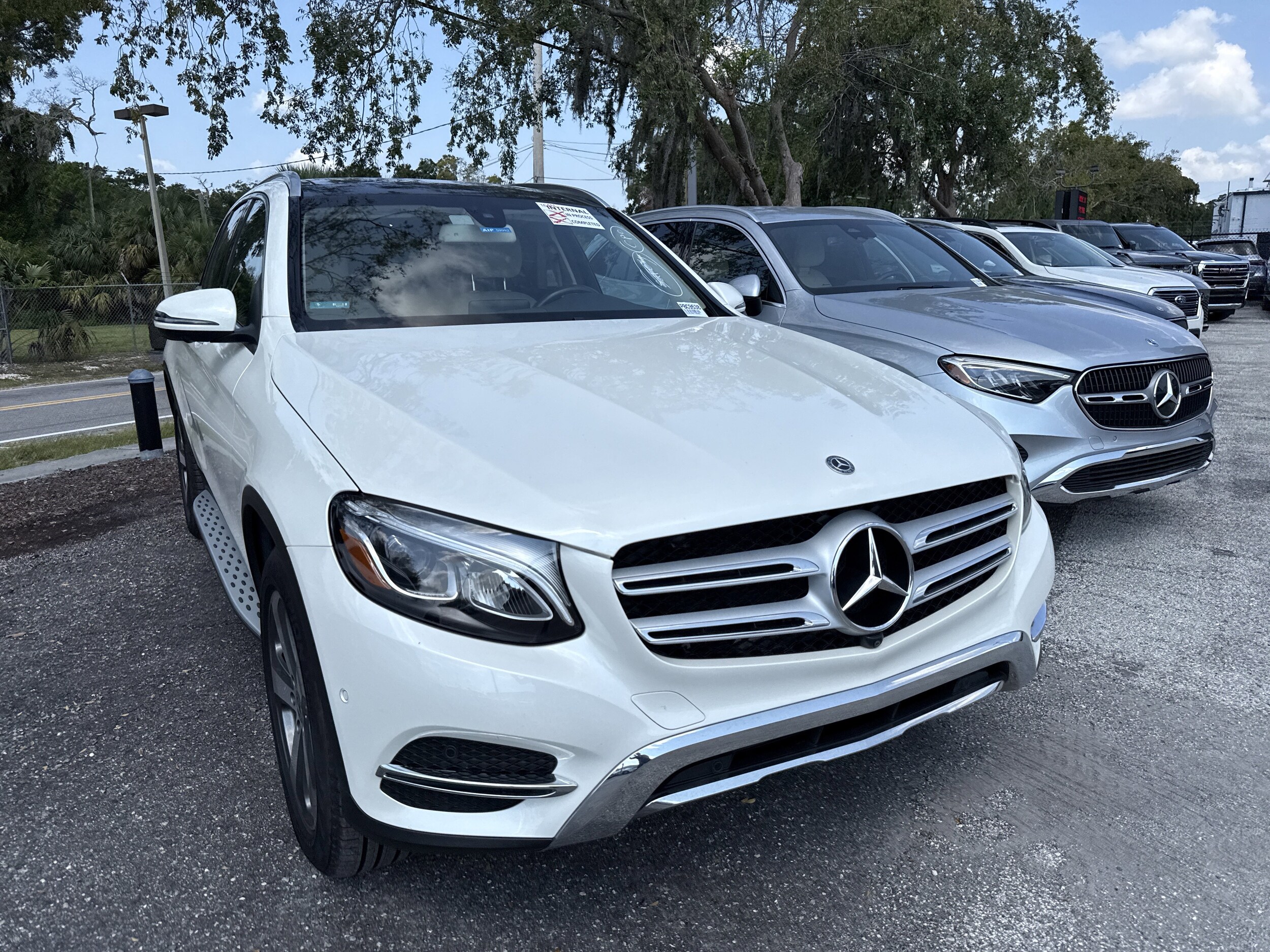 2019 Mercedes Benz GLC 300 photo 3