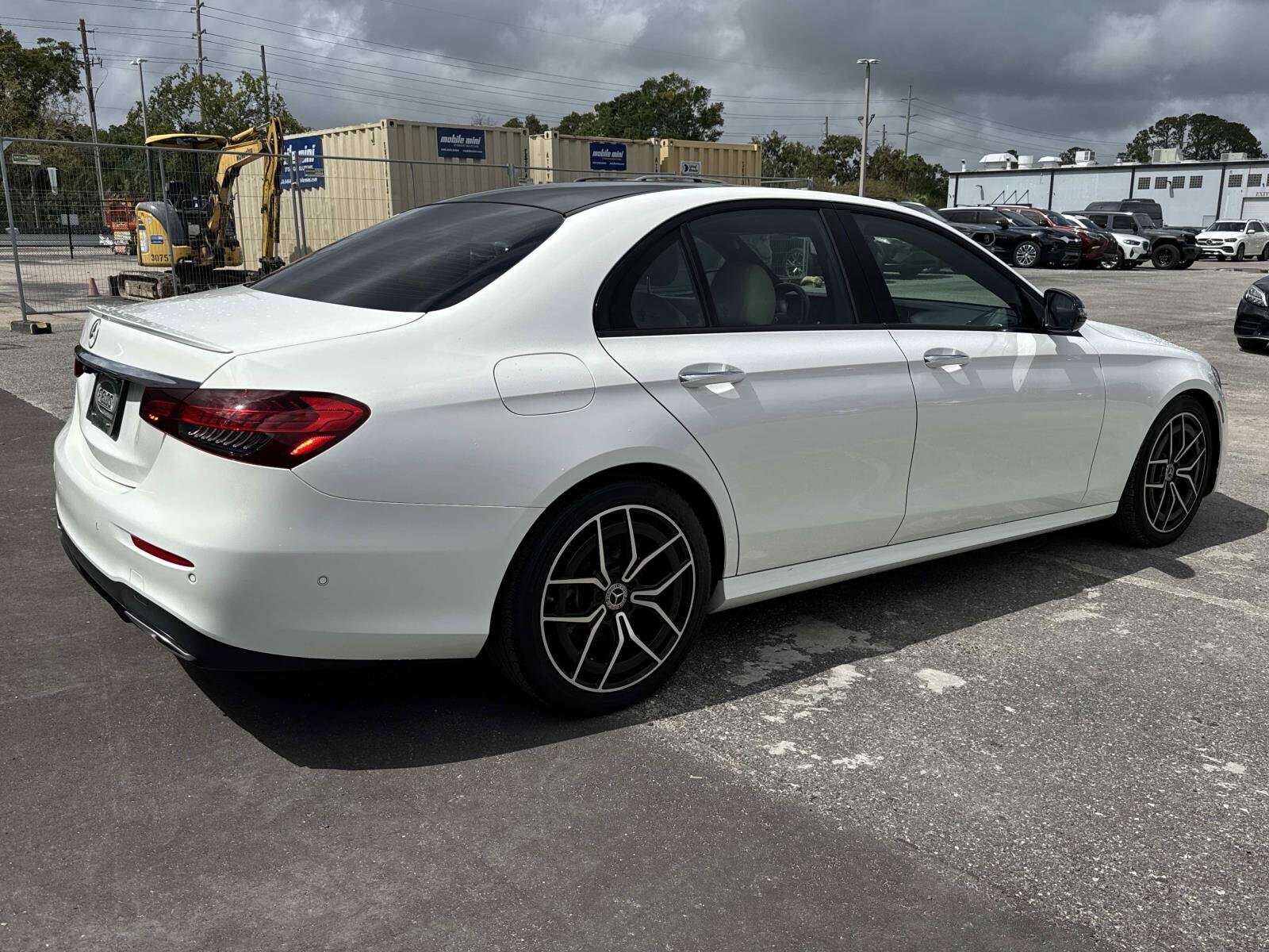 2021 Mercedes Benz E 350 photo 3